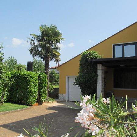 Apartments Zvezdica*** With Garden Zambratija  Exterior foto